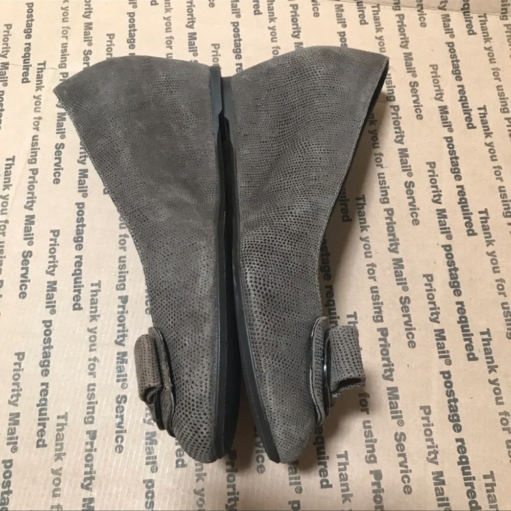 Stuart Weitzman Proper Goosebumps Bow Brown Pumps Wedges Women’s Size 8